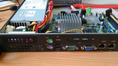 SUPERMICRO mini1U server Atom D525, DDR3 dsc_0738